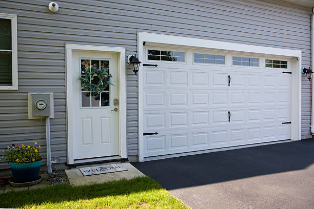 24/7 Emergency Garage Door Panel Replacement experts in Rock Hill, MO